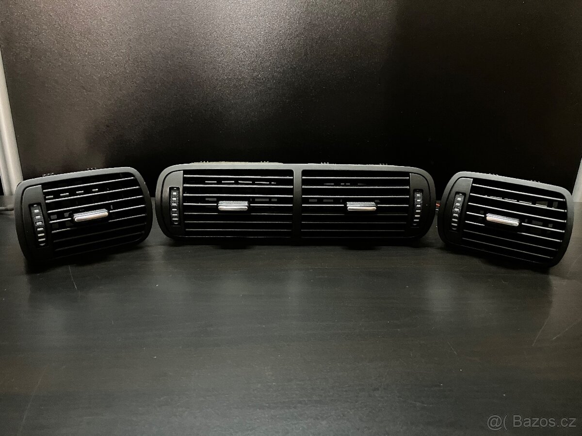 Podsvícené mřížky ventilace Audi S3 8P – OEM –