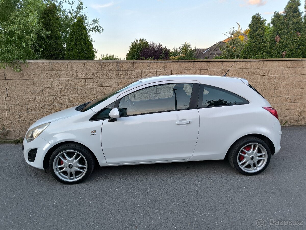 Opel Corsa 1.4i 16V Active,75kw klima , tempomat T.Z