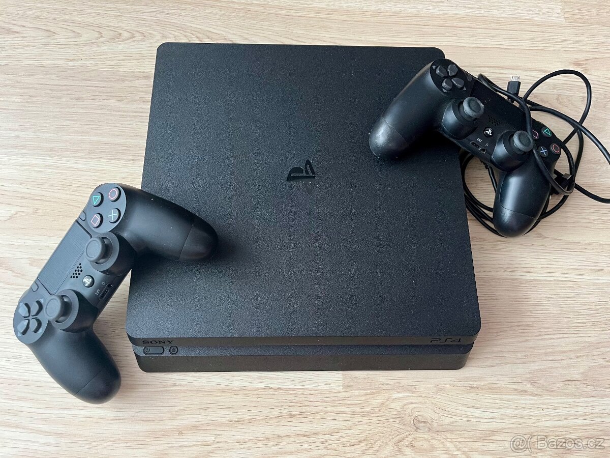 PlayStation 4 Slim 500GB + 2 controllers