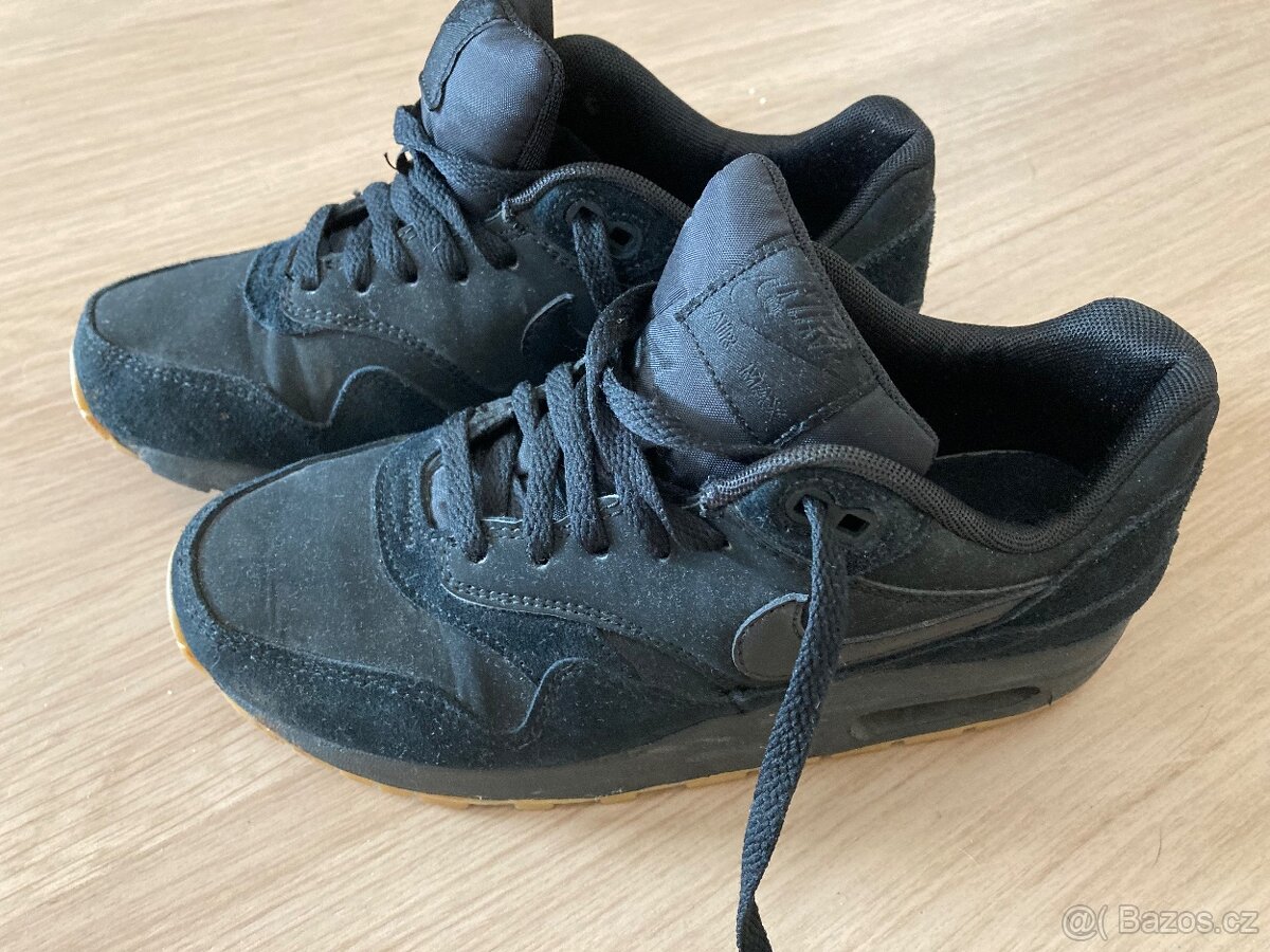 Nike Air Max vel 37.5 out of stock limited edition