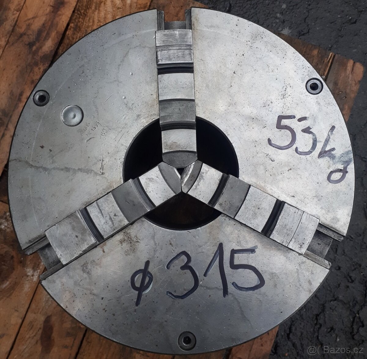 Na prodej univerzálka 315 mm na soustruh