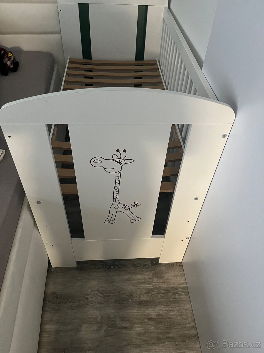 Dětská postýlka i s matrací
