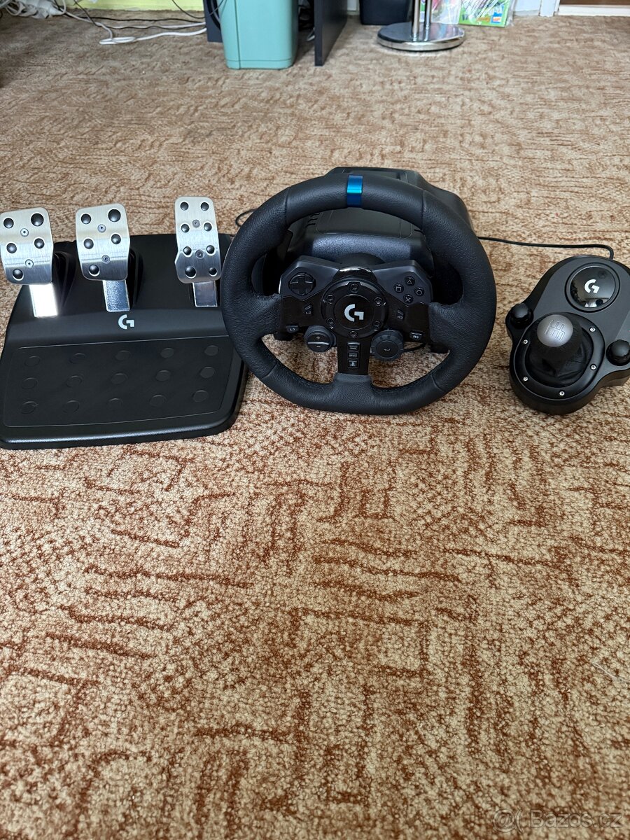 Herní volant logitech G923 (PC, PS4, PS5)