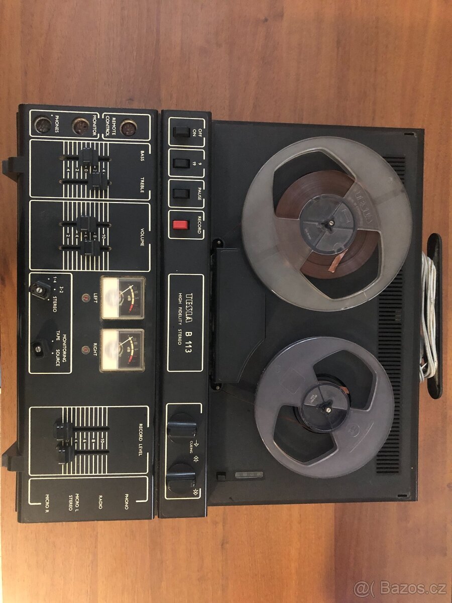 Magnetofon včetně beden TESLA B 113, r. 1982