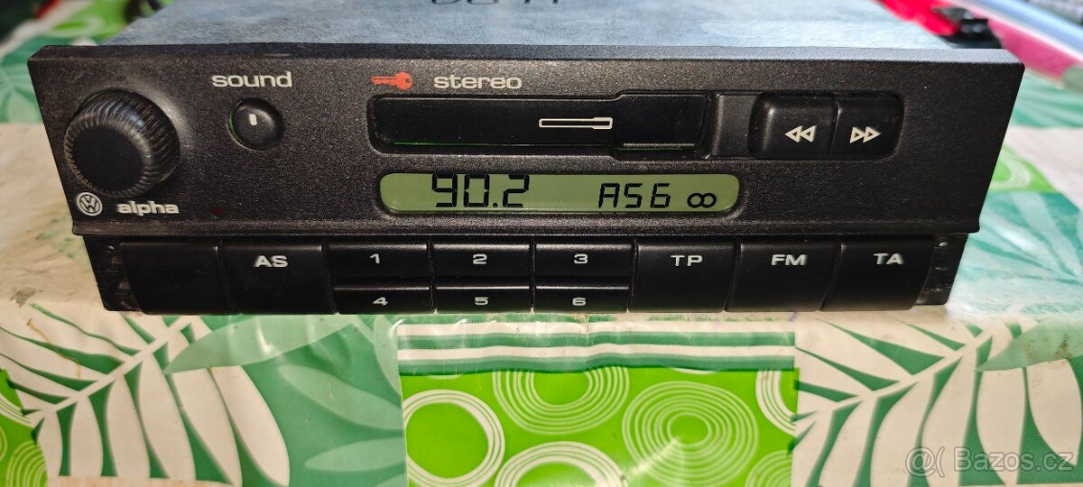 Originální autorádio VW Alpha 4 zelený