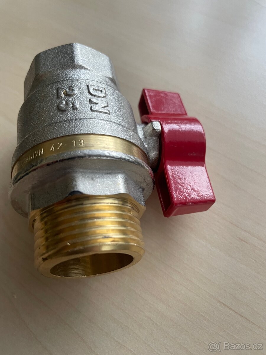 Kulový ventil pro topení 1"