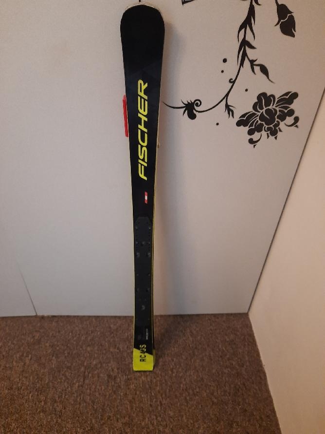 Fischer RC 4 juniorské lyže 130cm a vázání fischer