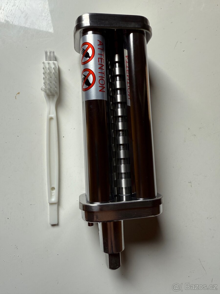 Nerezový kráječ těstovin