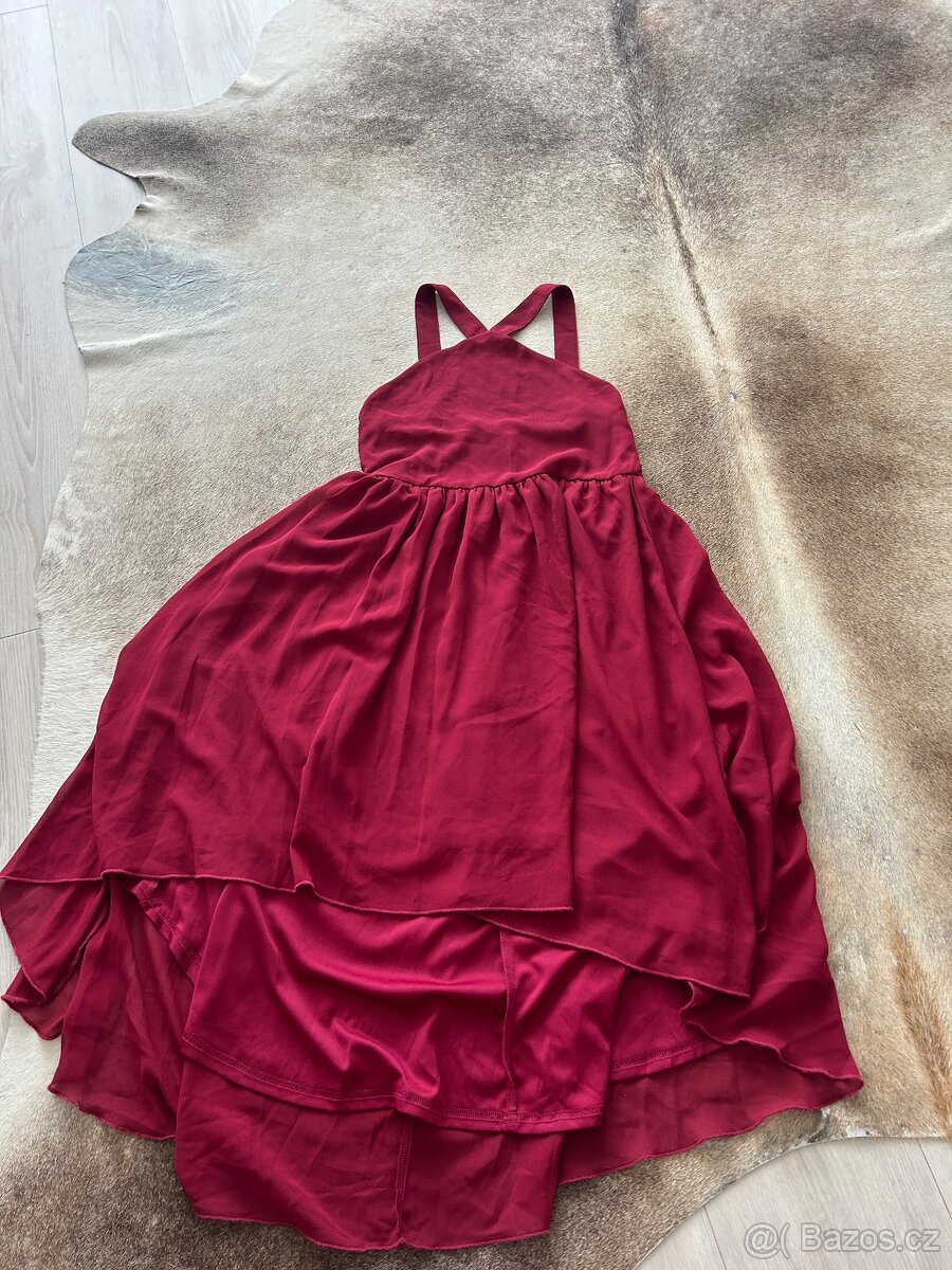 Krásné šaty 11-12 let