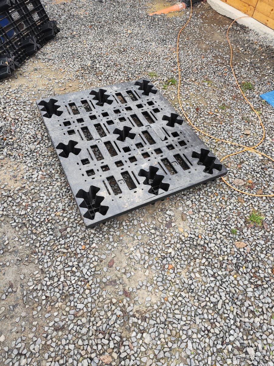 Plastová paleta 120x100x13