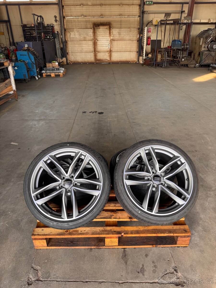 Originál alu kola Audi RS R19