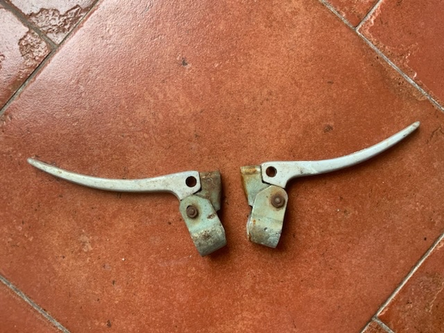 Páčky na řidítka s objímkami