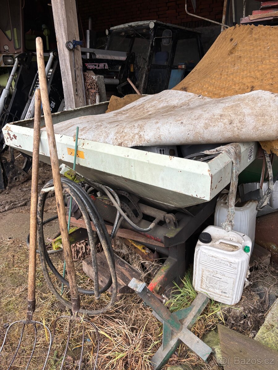 Rozmetadlo umělých hnojiv práškovna