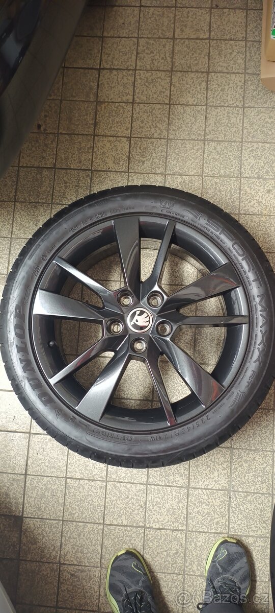 Prodám originál ALU černé TRIUS