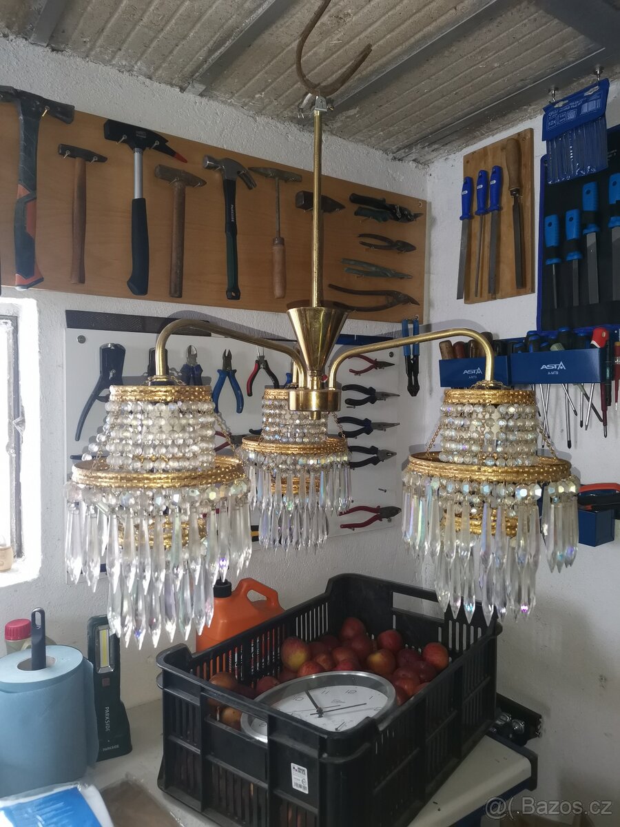 Křišťálový lustr