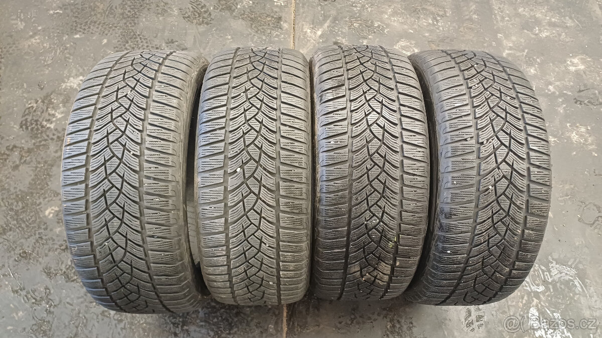 Zimní pneu Goodyear 225/50/17 98V