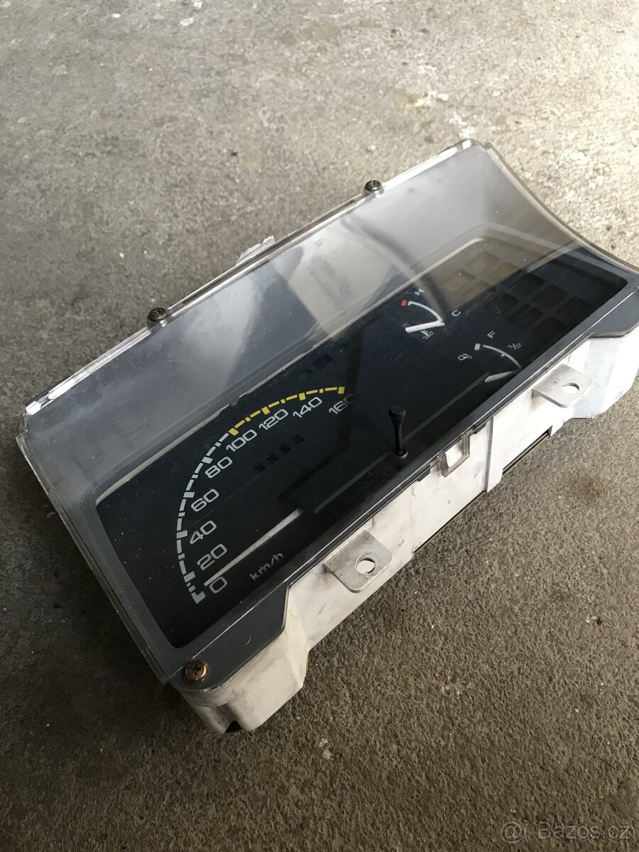 tachometr z pickapu škoda 135 LS