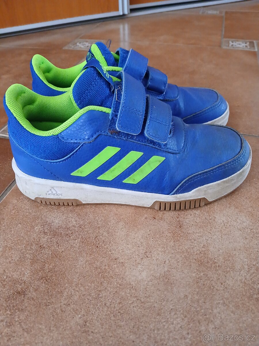 Adidas vel. 32