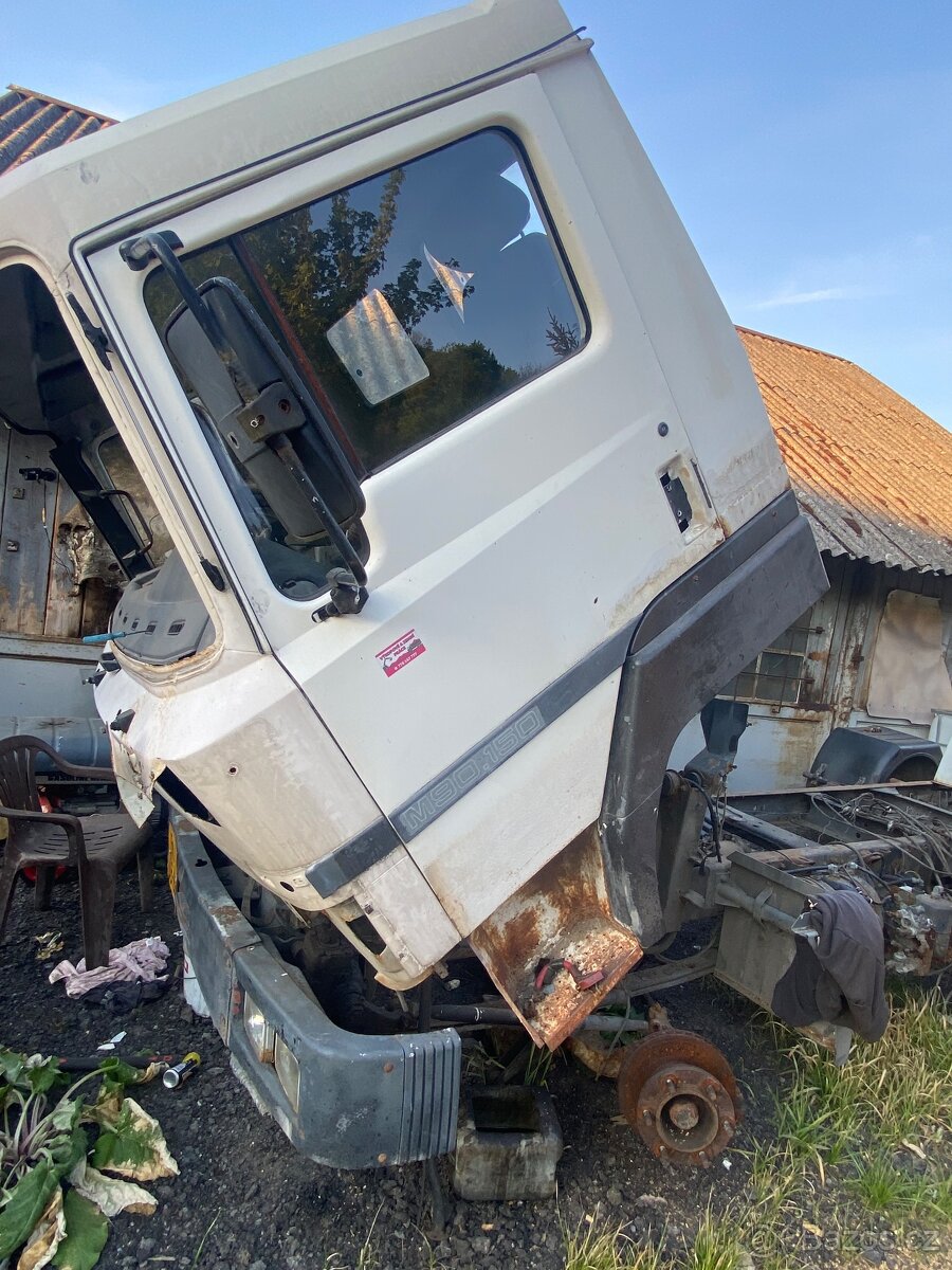 Nissan m90 díly