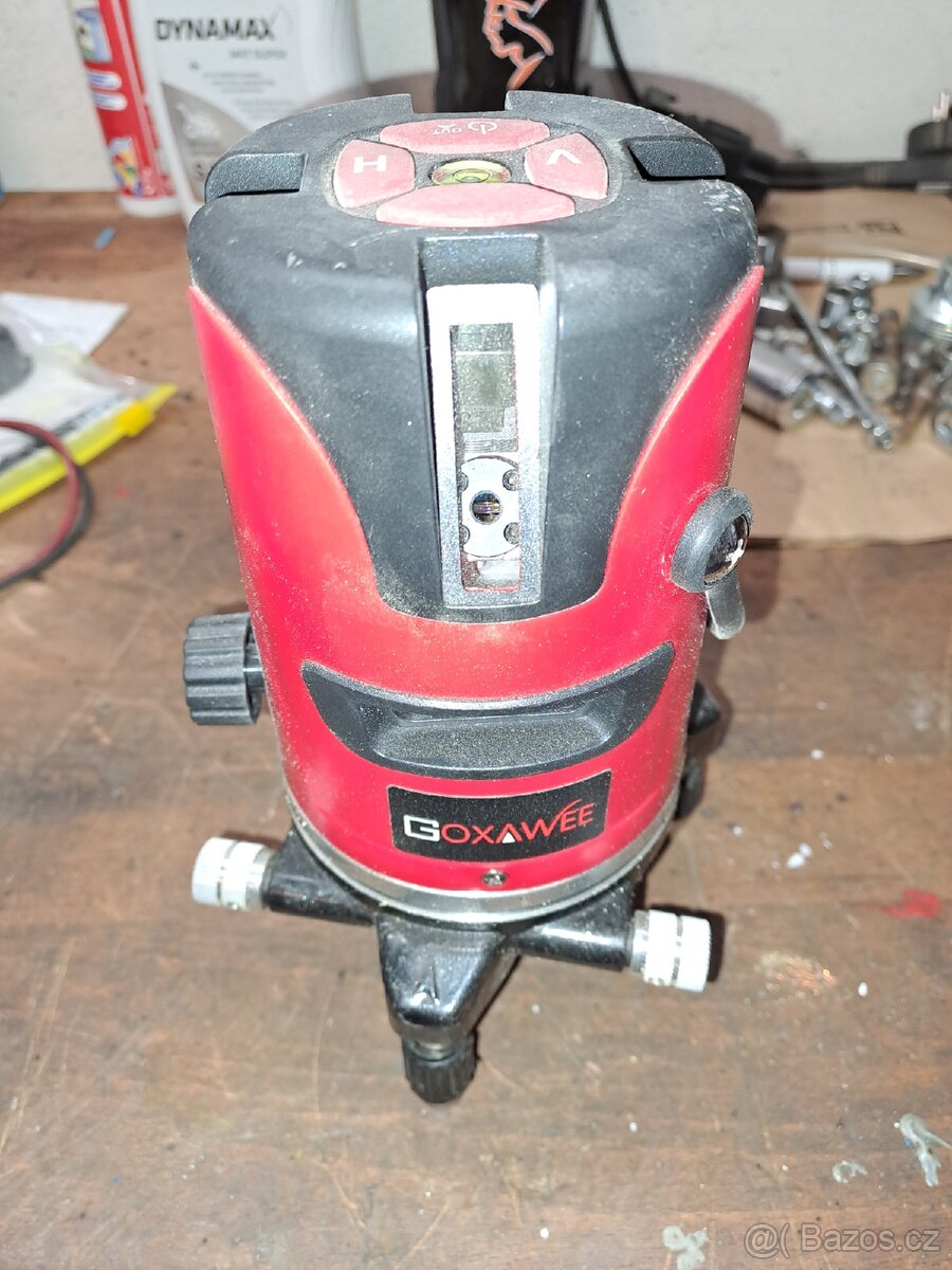 Laser včetně stojanu
