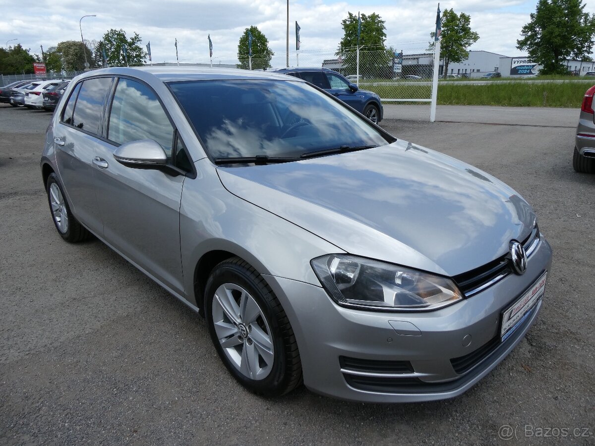 Volkswagen Golf 1,2 TSi 63kW serviska, závěs