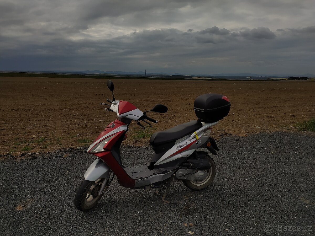 Yuki New Speedy 50ccm + kufr