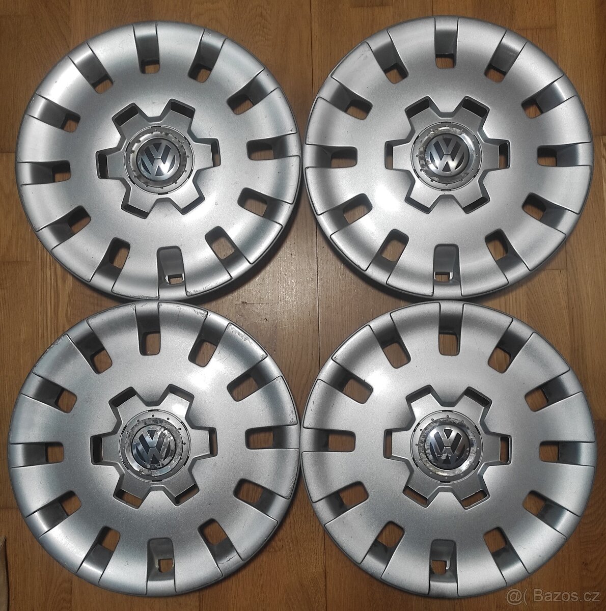 Sada 4 kusů poklic Volkswagen (15")