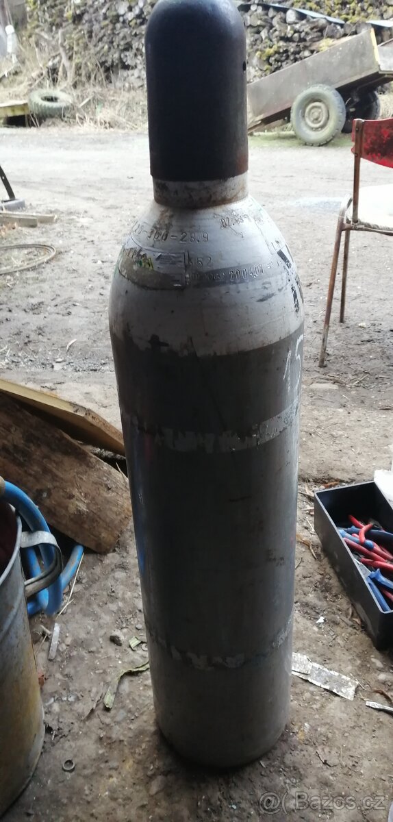 Prodám plnou 20 l kyslikovou lahev