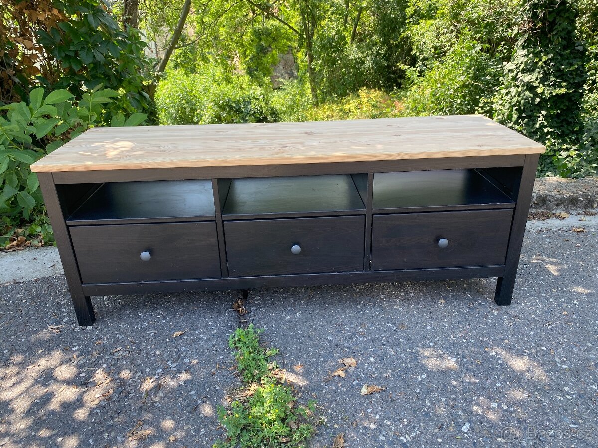 IKEA Hemnes TV stolek - černohnědý