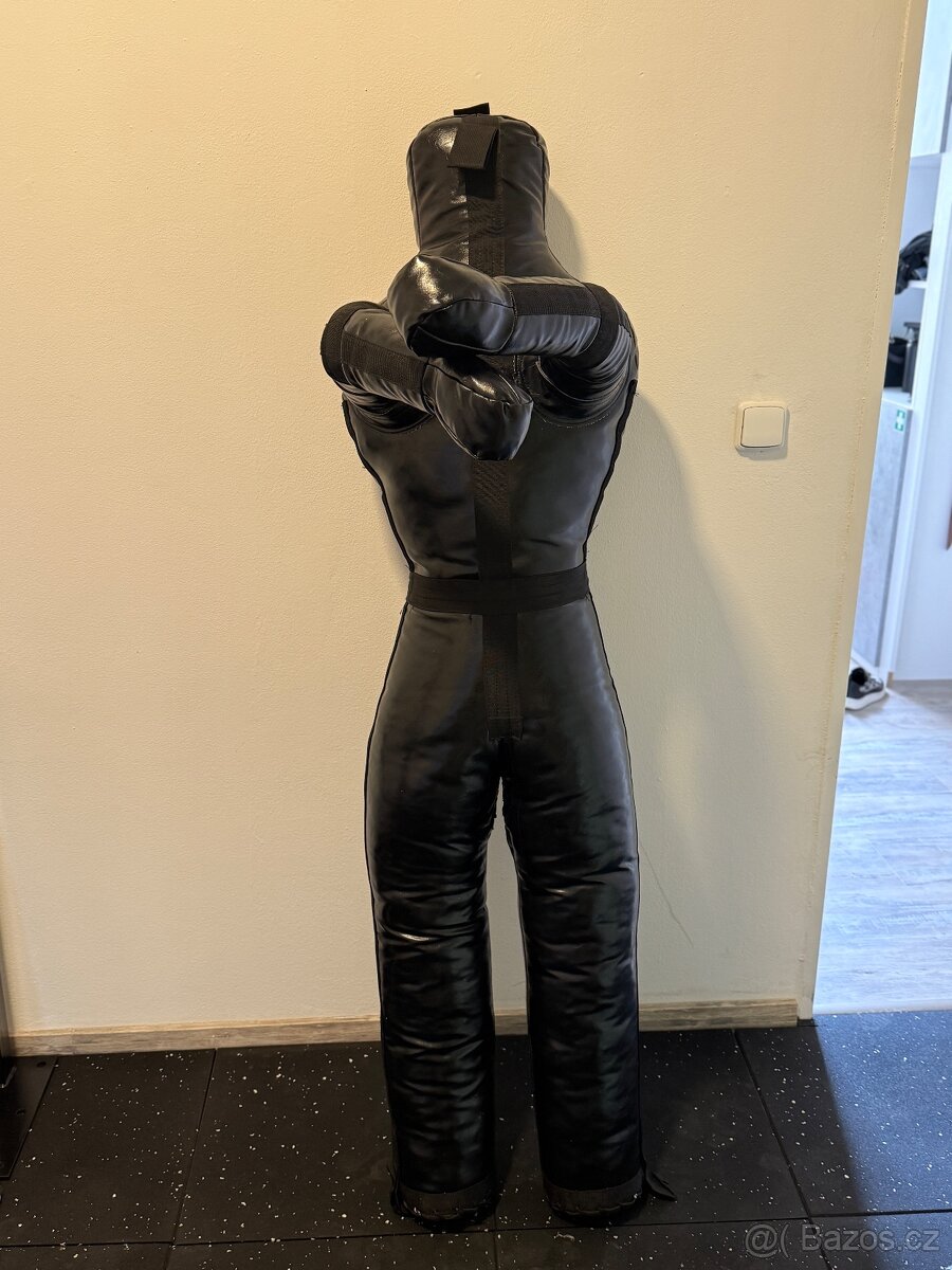 MMA figurína