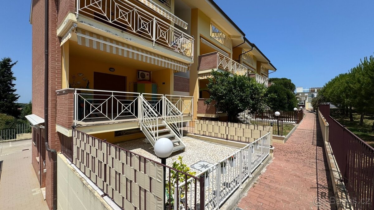 Prodej bytu 3+kk 68 m², via Russia, Pineto, Itálie