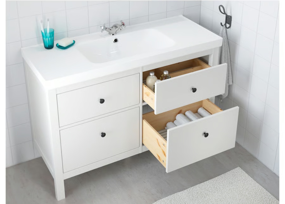 Skřínka Ikea Hemnes