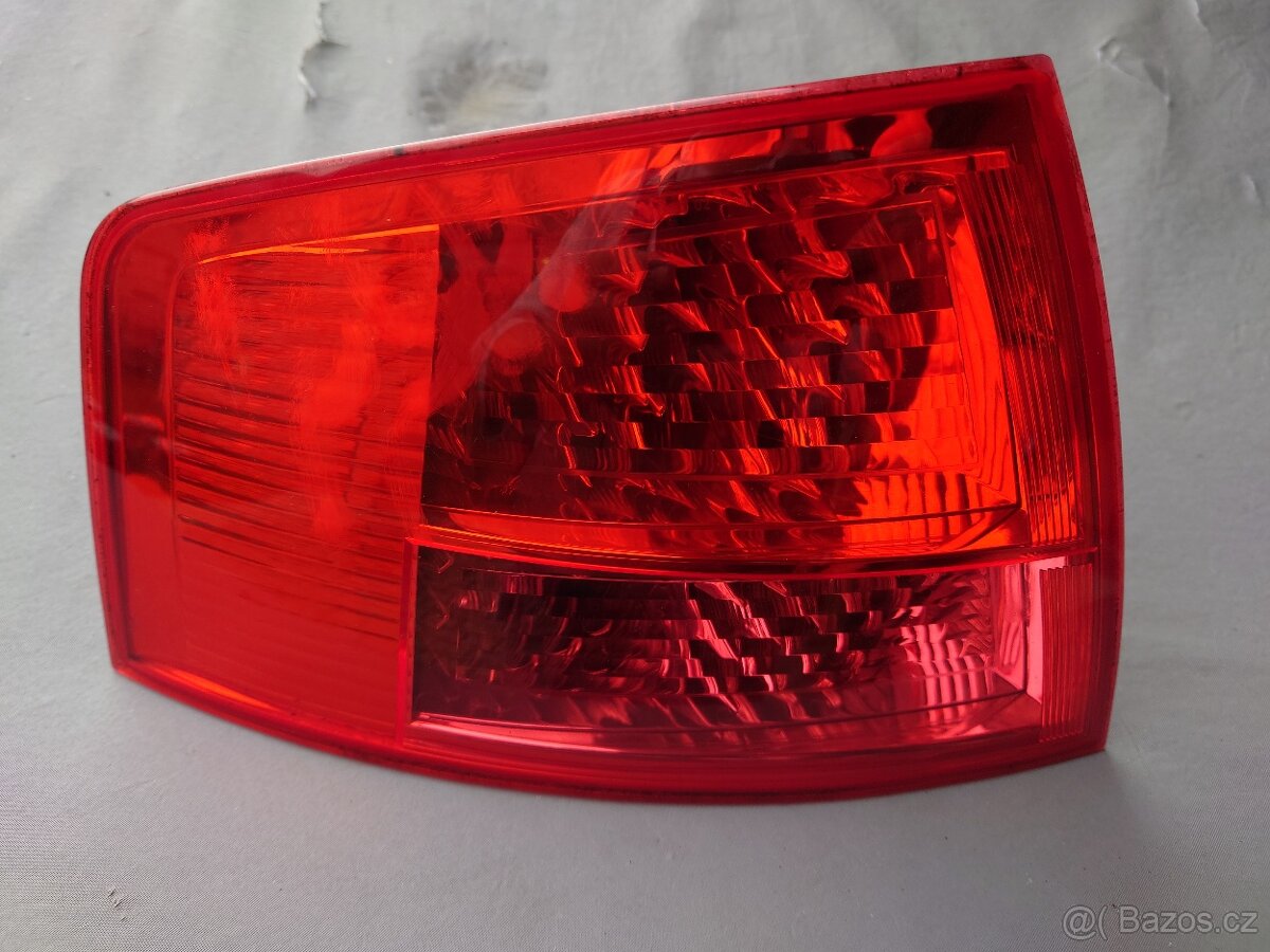 Audi A8 lz vnější světlo