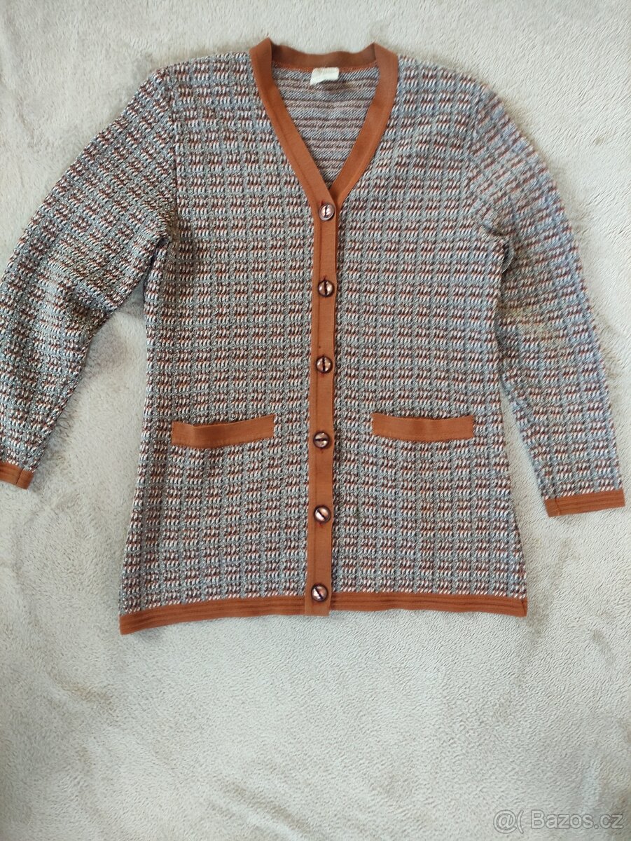 Dámský svetr - propínací na knoflíky, vel.