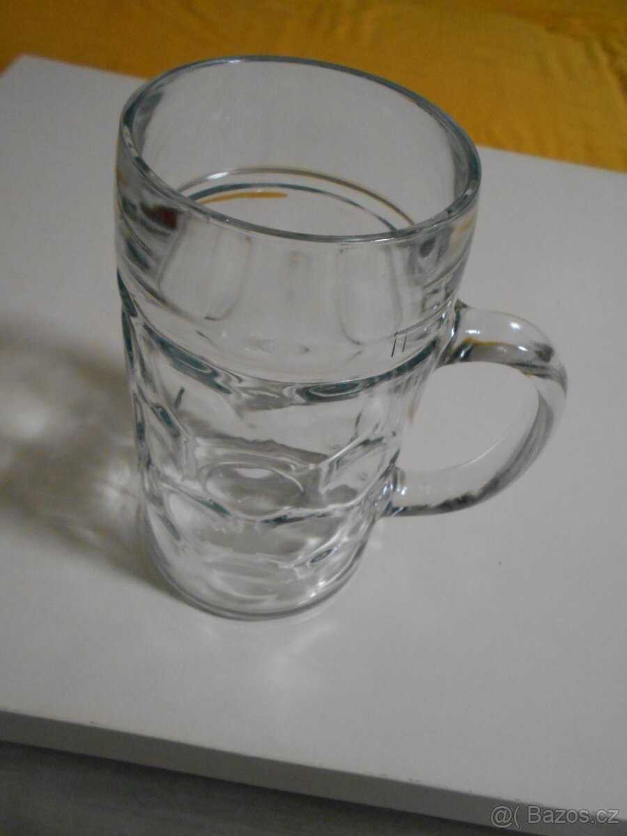 PIVNÍ SKLENICE - 1L - ŠVÝCARSKO