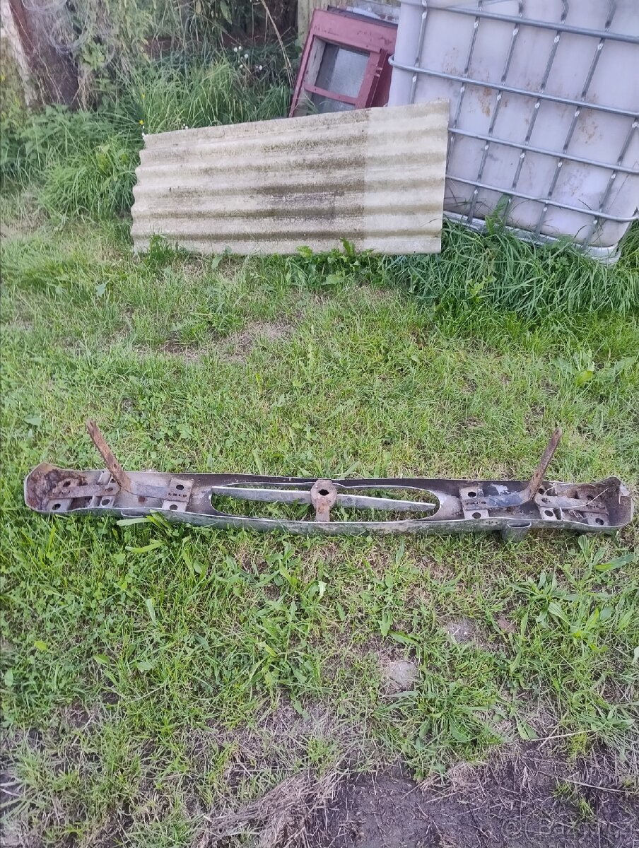 Nárazník Tatra 603 nejspíš