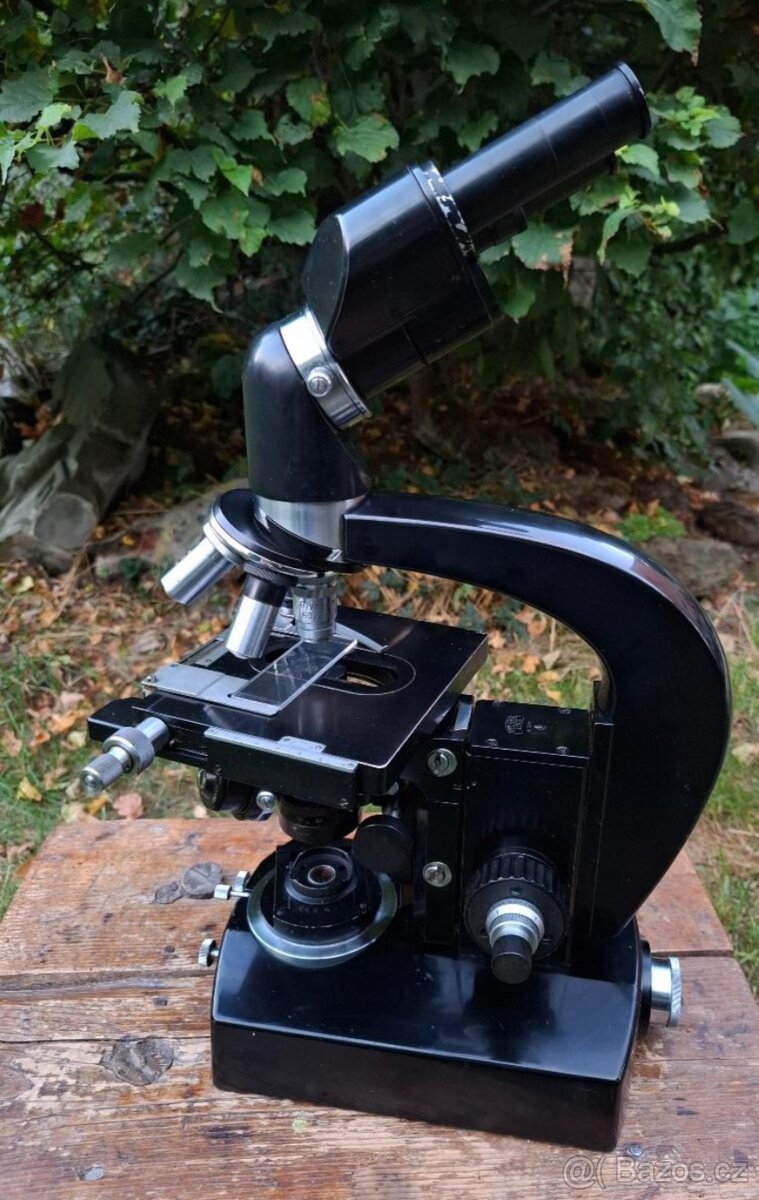 Binokulární mikroskop - Carl Zeiss - 48 cm
