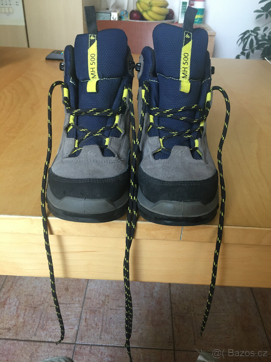 Prodám zánovní dětskéo trekové boty Quechua Waterproof