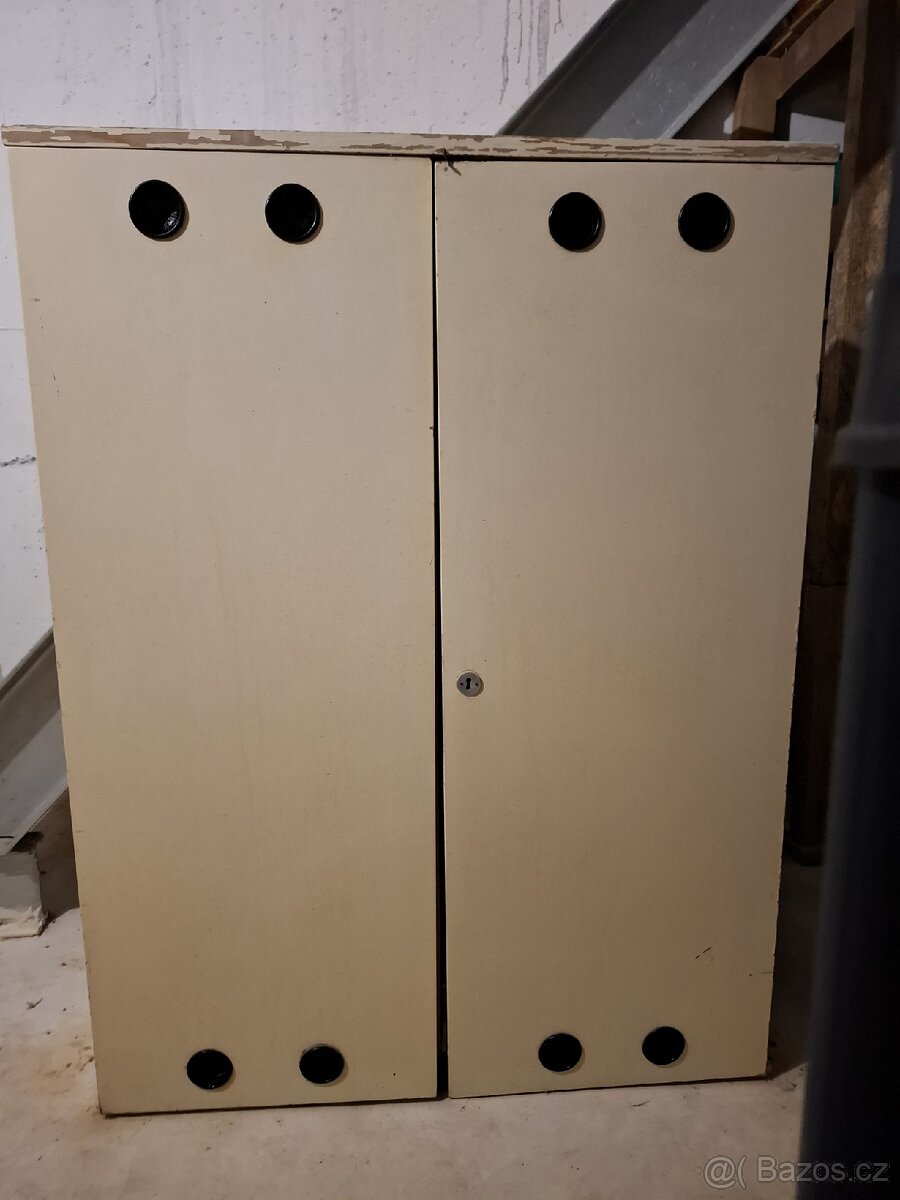 Stará potravinová skříň