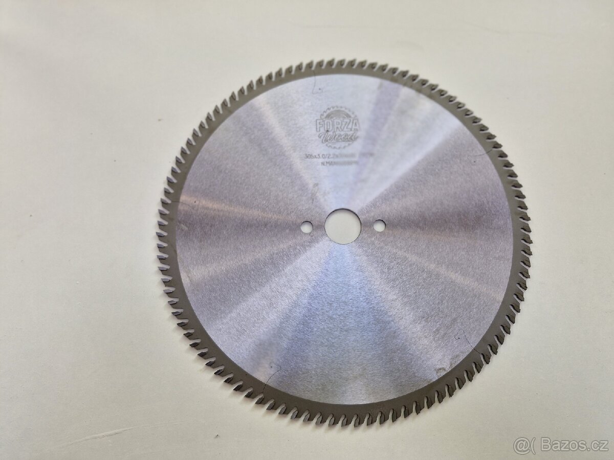 Pilový kotouč pro příčné řezání dřeva