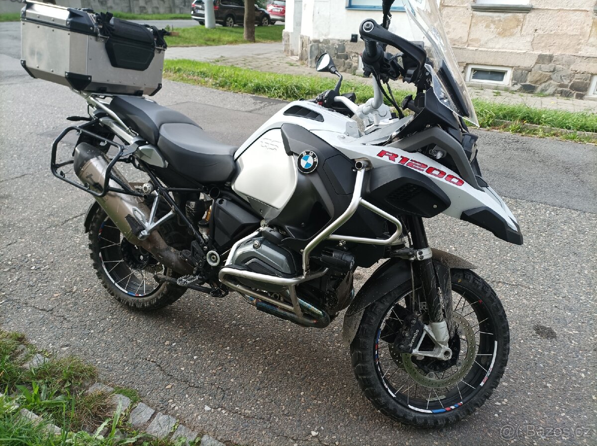 Horní hliníkový kufr na motorku GIVI Trekker Outback 58