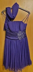 Fialové plesové šaty