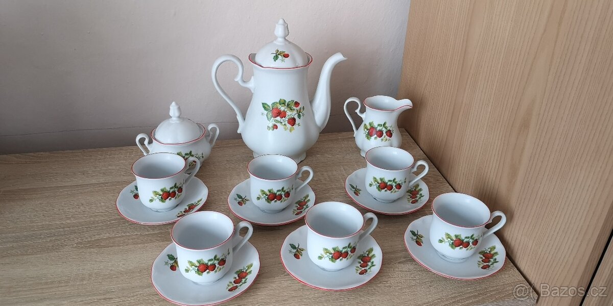Ćajová sada motiv Jahody, porcelánka Nová Role