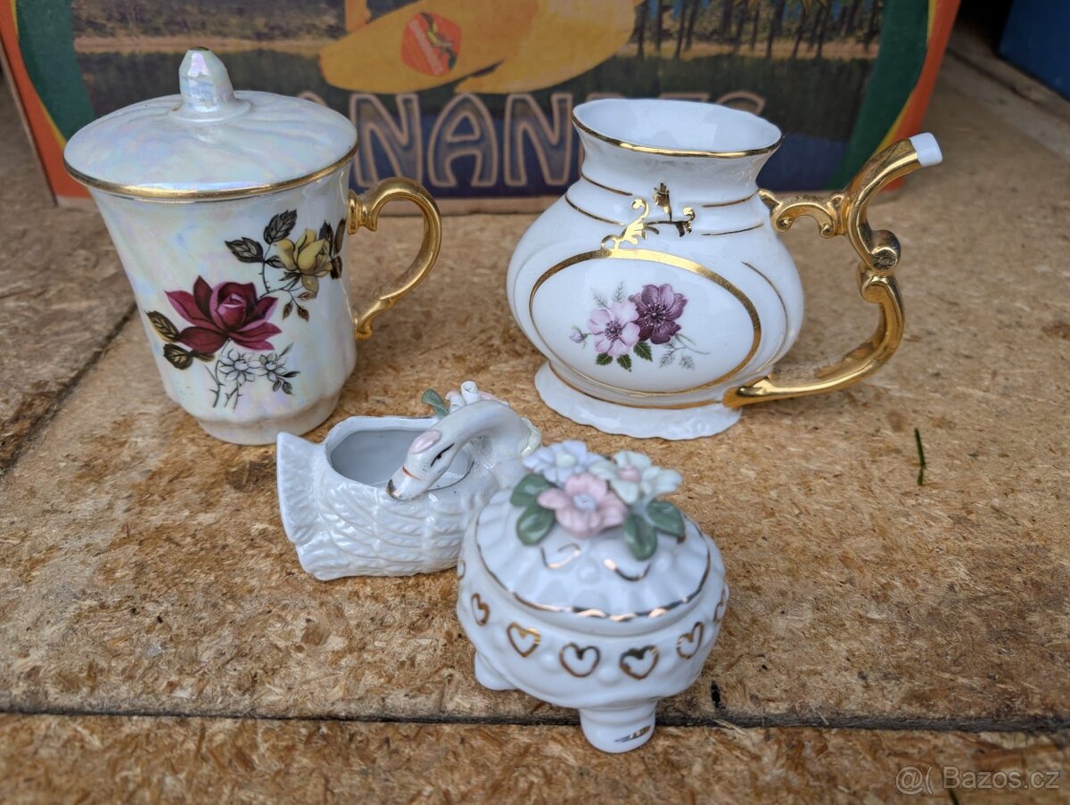 Hrnek, pítko, retro