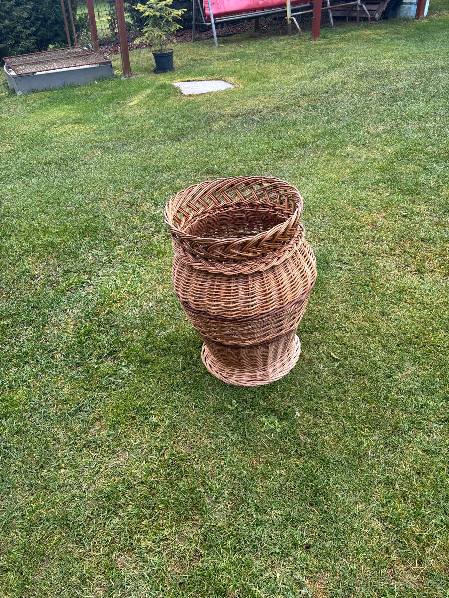 Prodám proutěný koš