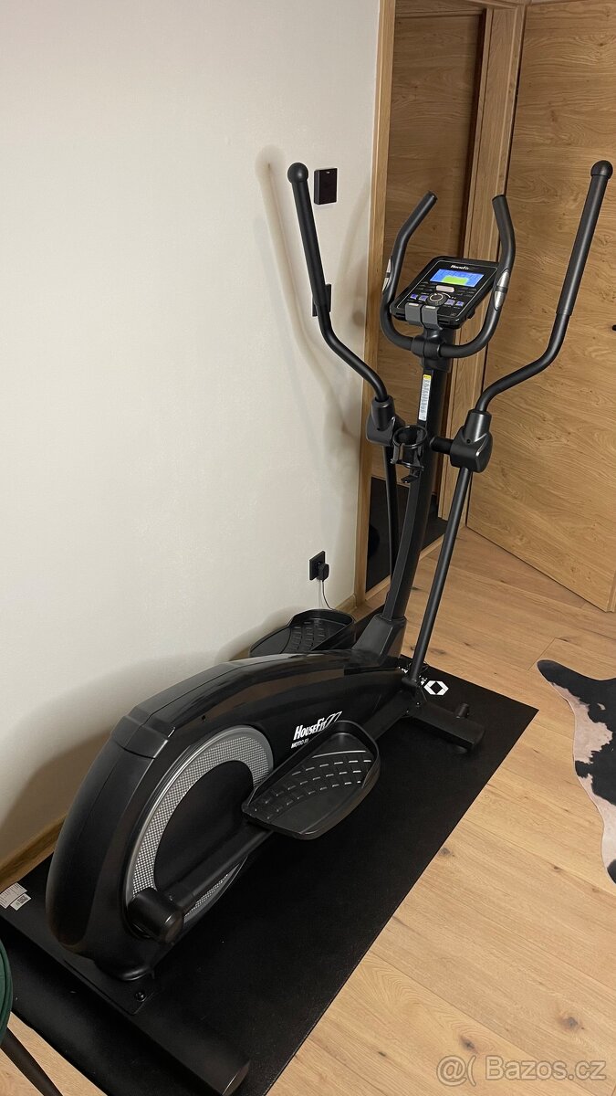 ELIPTICKÝ TRENAŽÉR HOUSEFIT + ORIGINÁLNÍ PODLOŽKA – JAKO NOV