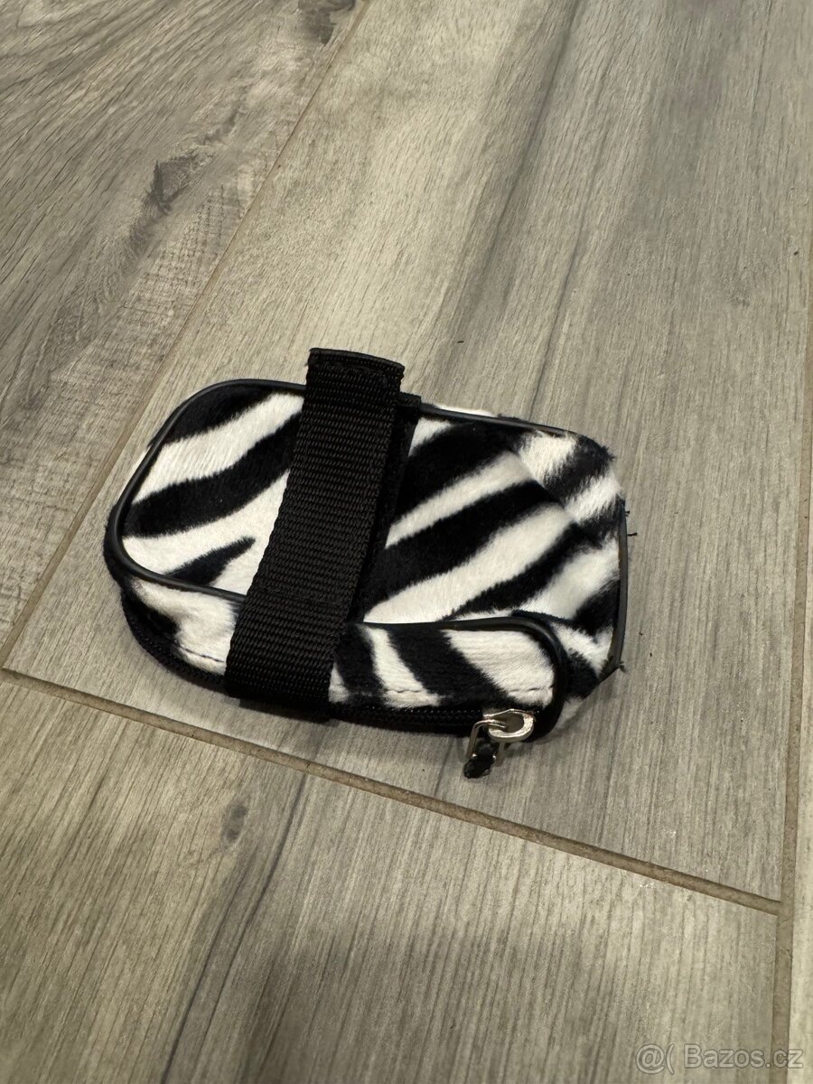 Obal / pouzdro na mobil – zip, textilní, používaný
