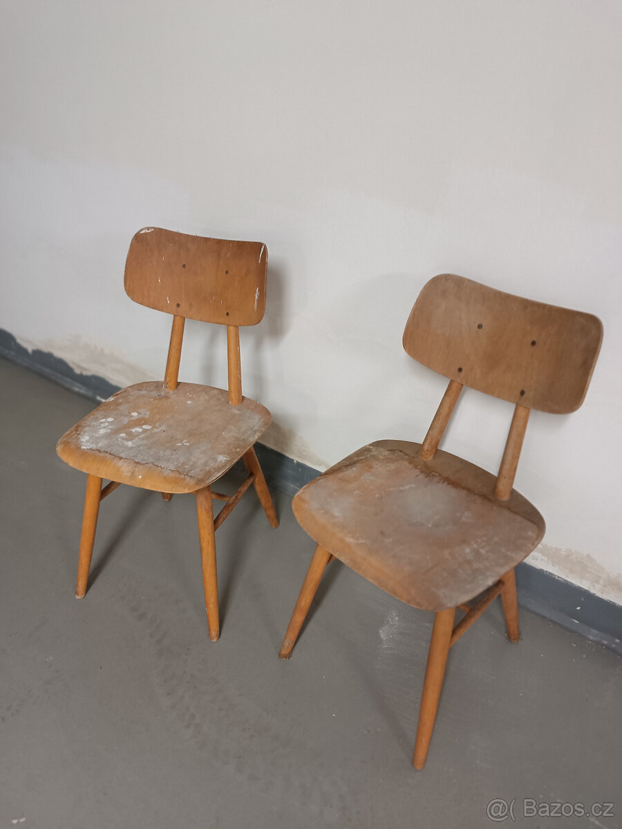 retro nábytek židle stoly noční stolek