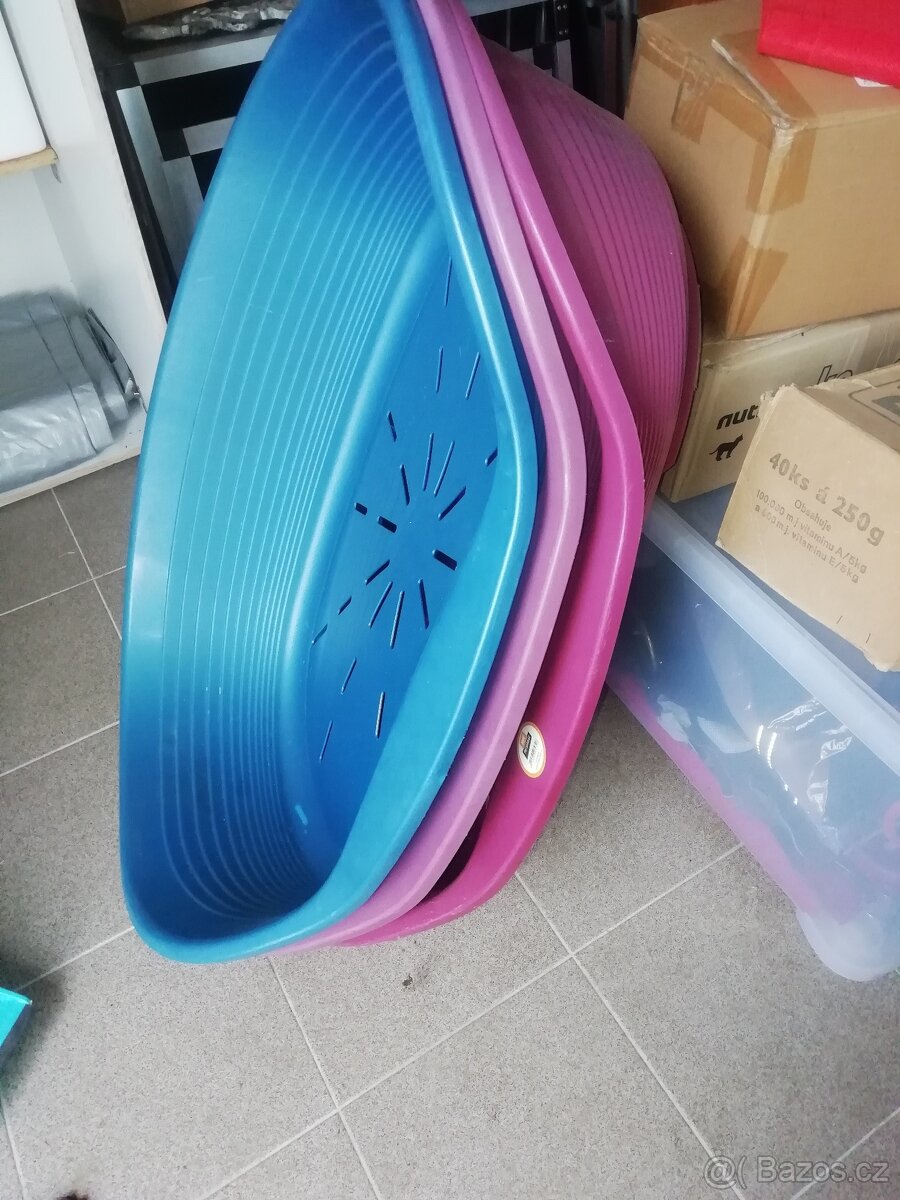 Psi plastovy pelech, vanicka Deluxe