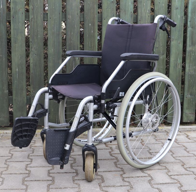 092-Mechanický invalidní vozík Meyra.